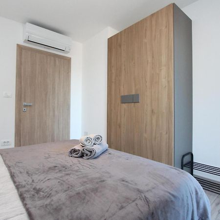 Apartments Katarina Ровин Екстериор снимка